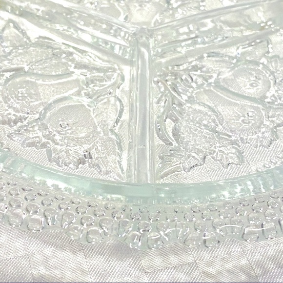Pressed Glass 8.5 inch Divided Round Relish Dish - Picture 4 of 9